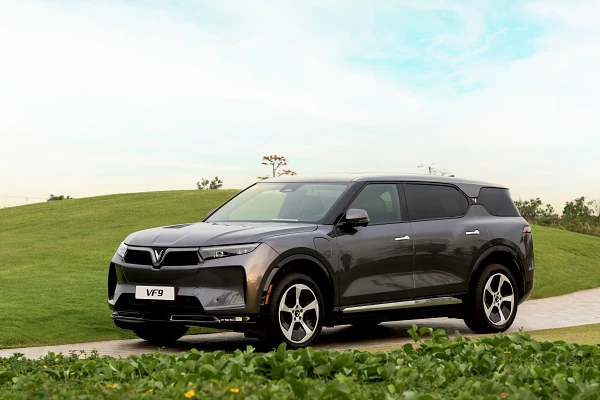 VINFAST VF9 - Hình ảnh 8