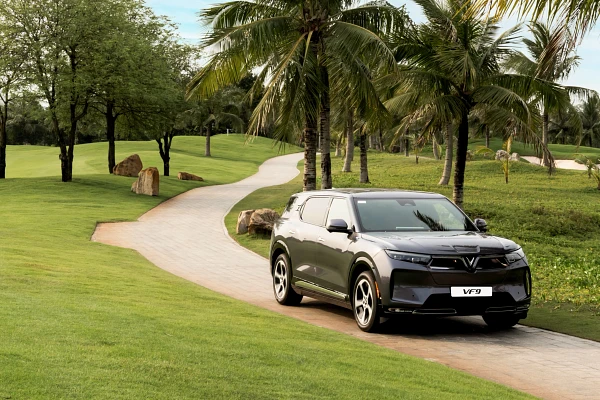 VINFAST VF9 - Hình ảnh 7