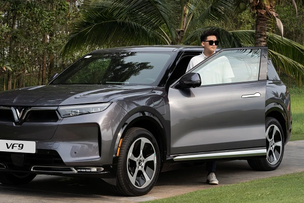 VINFAST VF9 - Hình ảnh 3