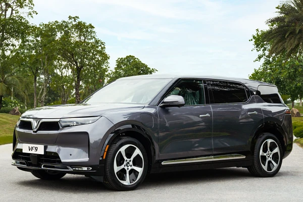 VINFAST VF9 - Hình ảnh 2