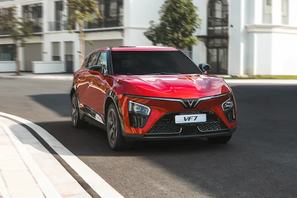 VINFAST VF7 - Hình ảnh 7