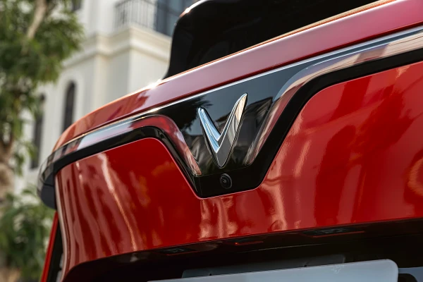 VINFAST VF7 - Hình ảnh 6