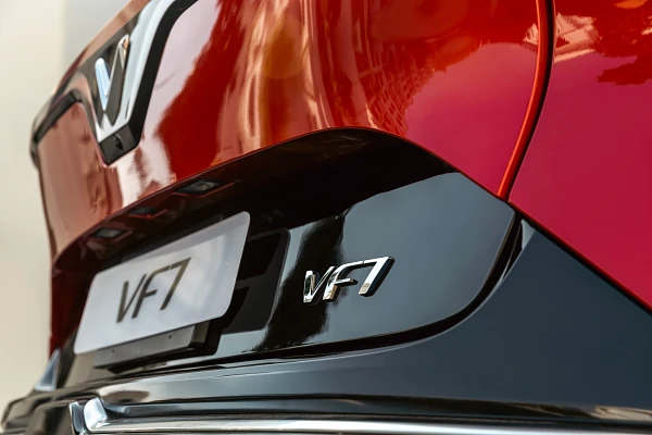 VINFAST VF7 - Hình ảnh 4